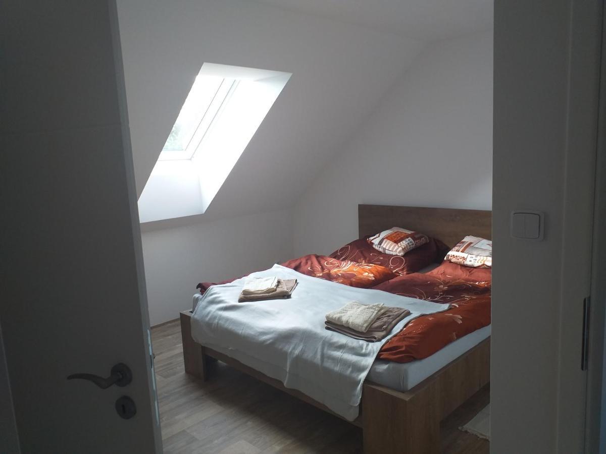 Na Vysluni Apartment *