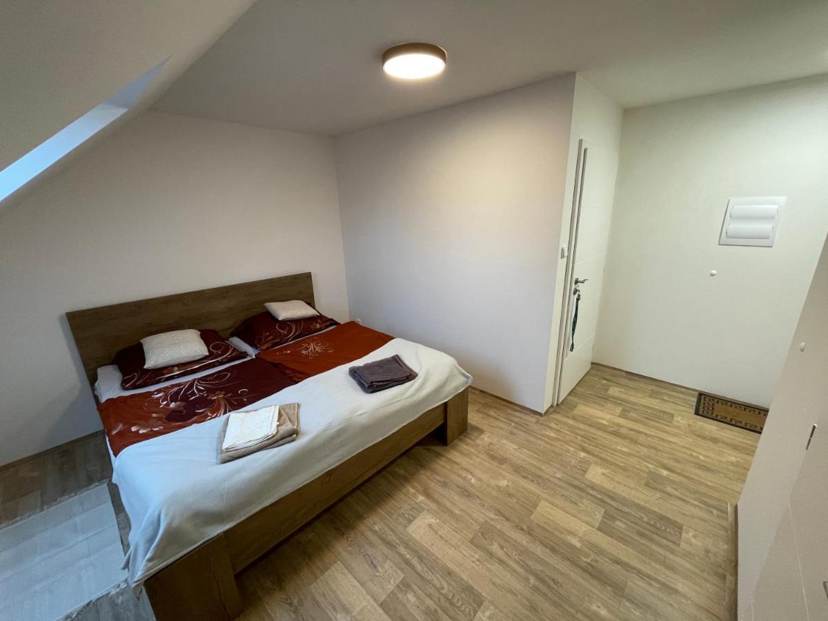 Apartment Na Vysluni Strasin