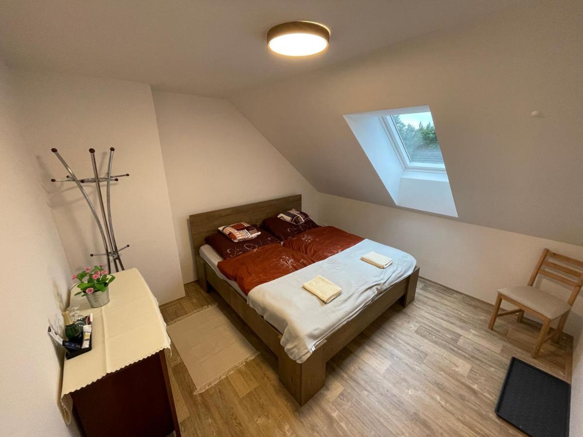Na Vysluni Apartment *