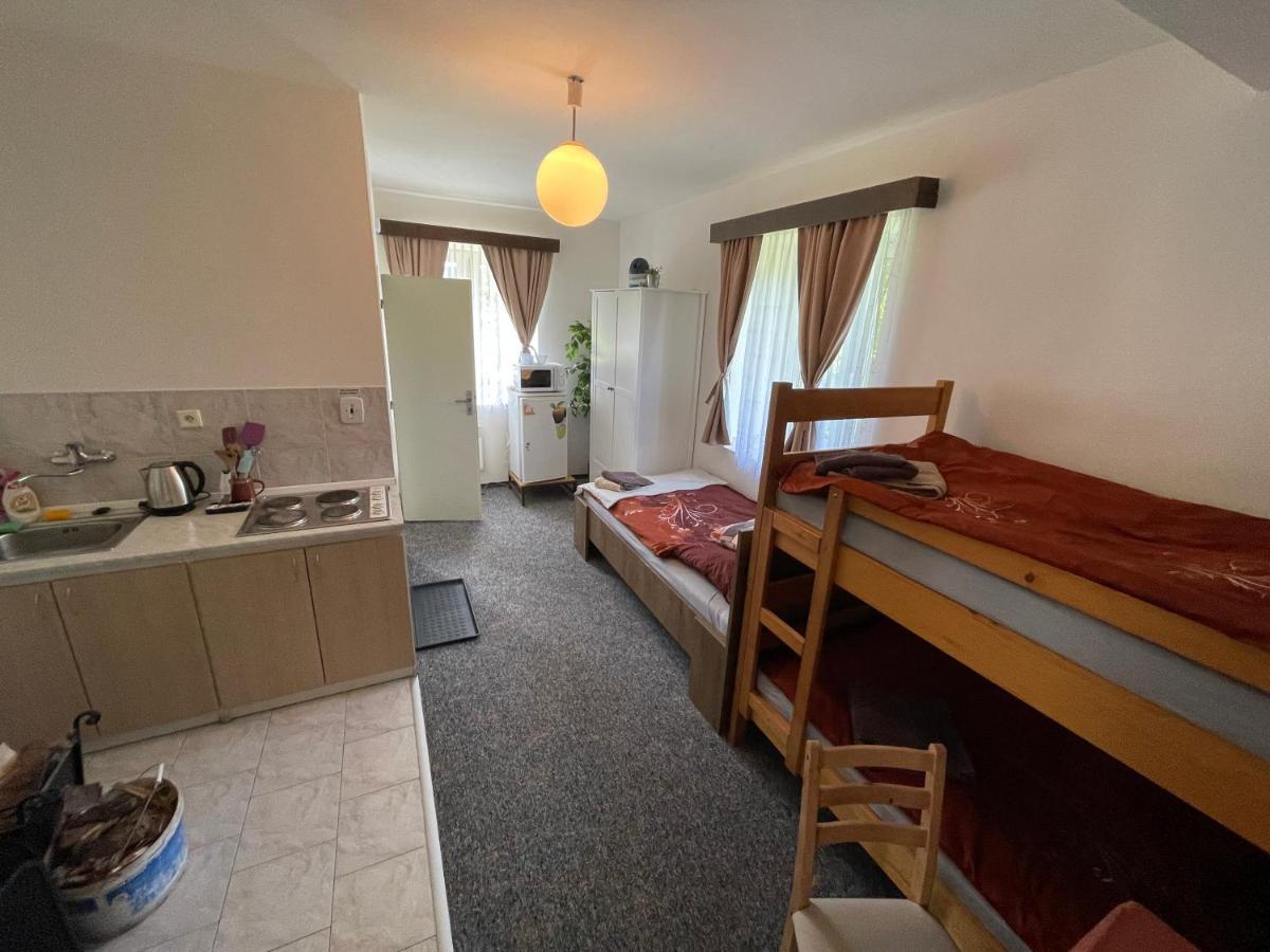 Na Vysluni Apartment *