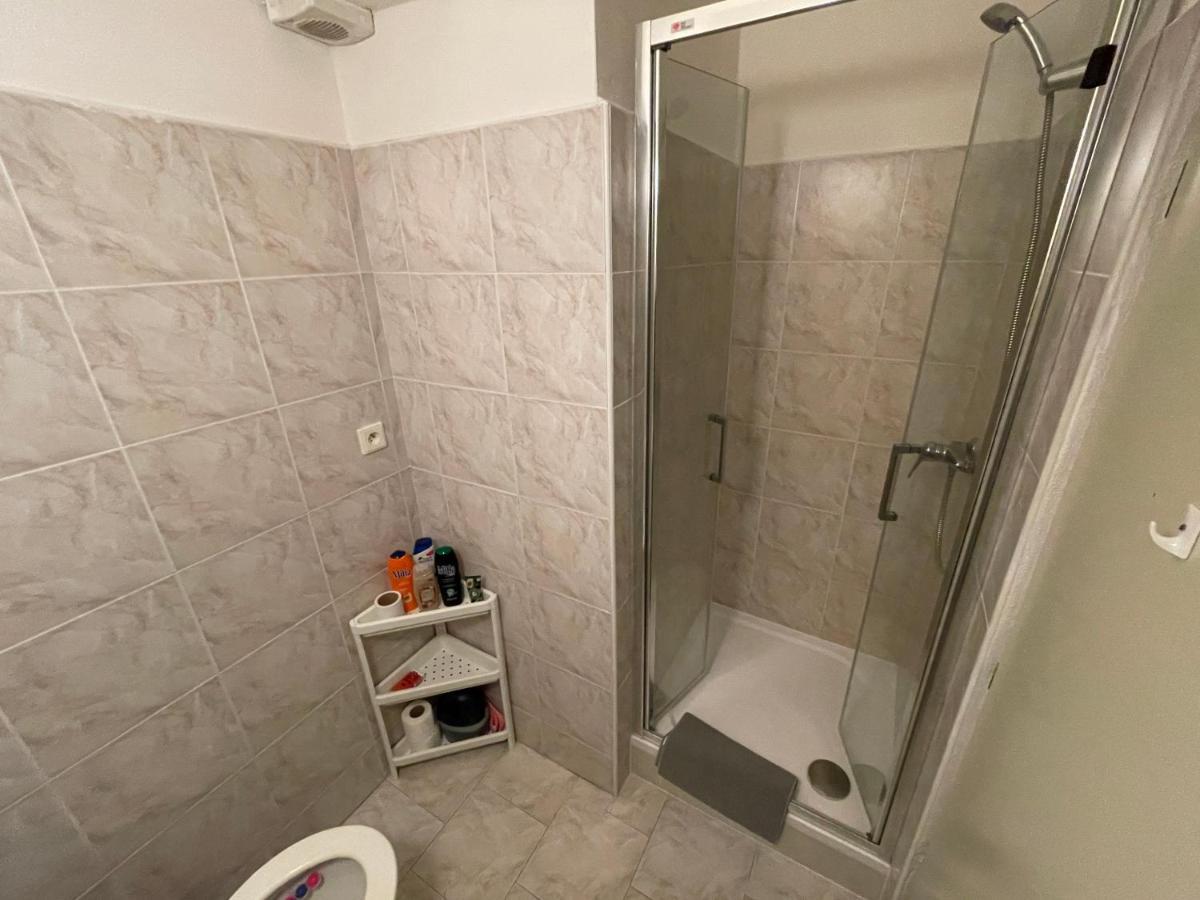 Na Vysluni Apartment Strasin