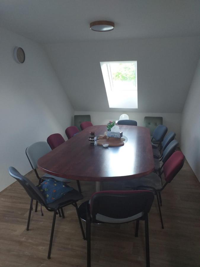 Na Vysluni Apartment Strasin